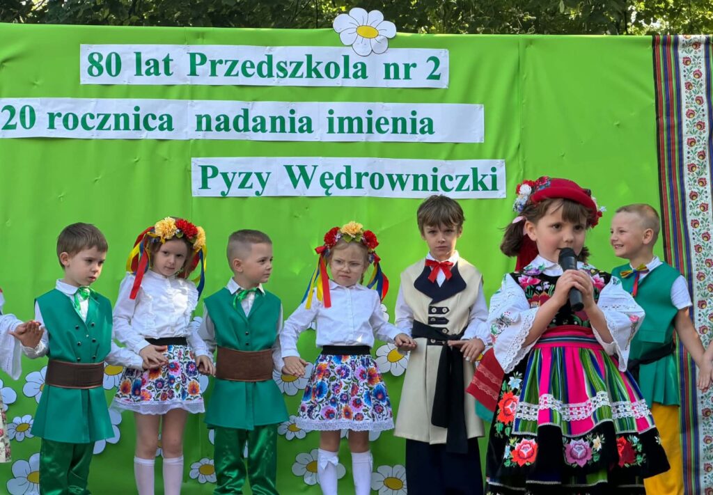 Zdjęcie: 80 rocznica powstania Przedszkola nr 2 oraz 20 rocznica nadania imienia Pyzy Wędrowniczki